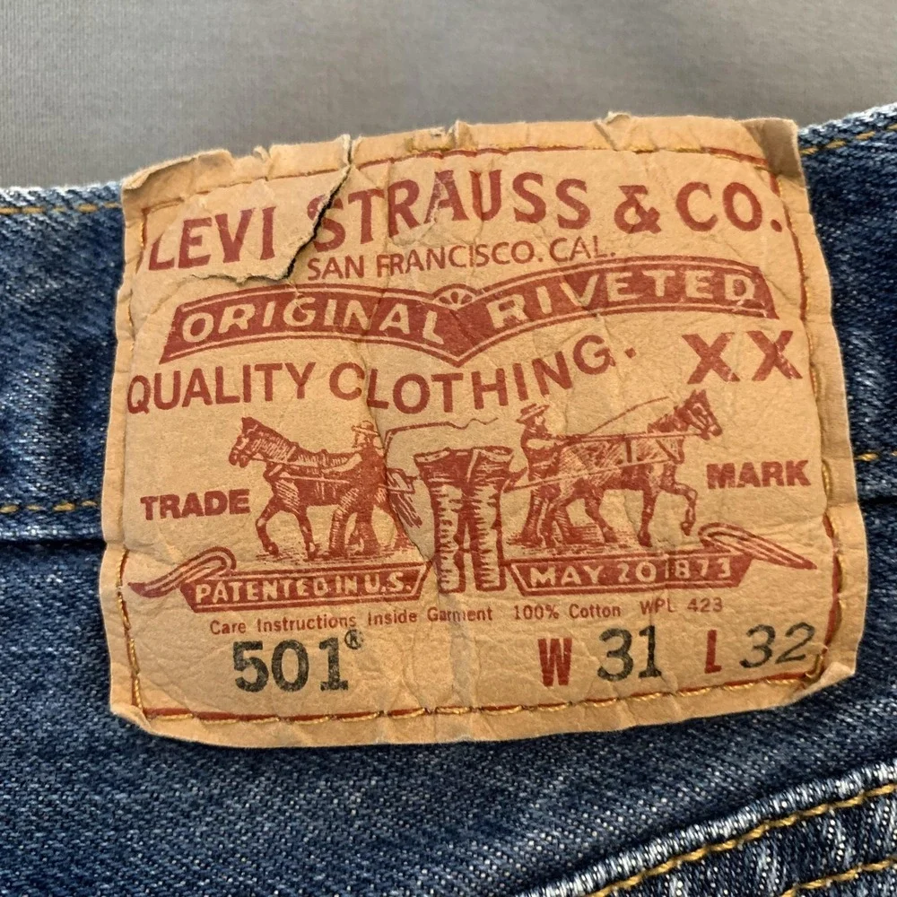 Levi's 501 Shorts Mens 31 Blue Denim Cutoff Frayed Button Fly‎ High Rise Cheeky